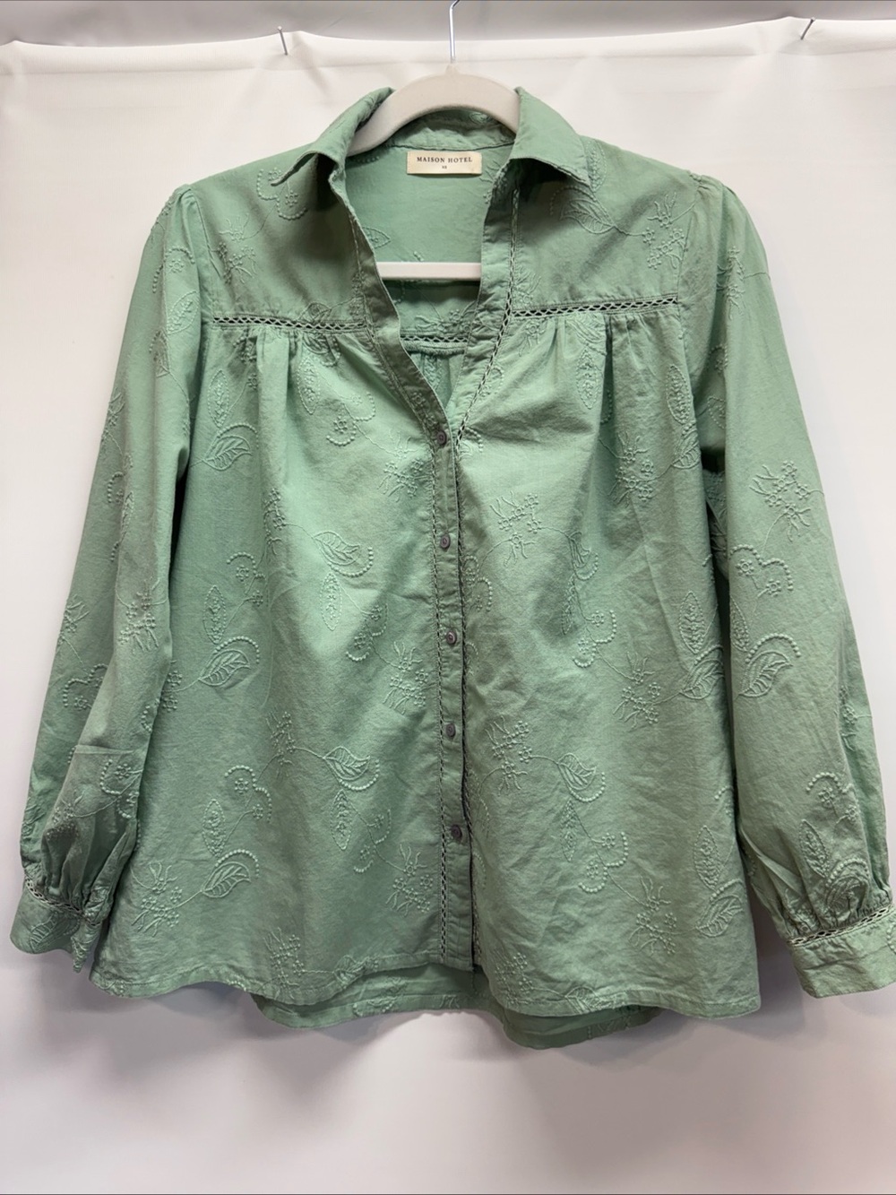 Maison Hotel Cotton Button‎ Front Blouse Sz XS Green Floral Embroidery Peasant